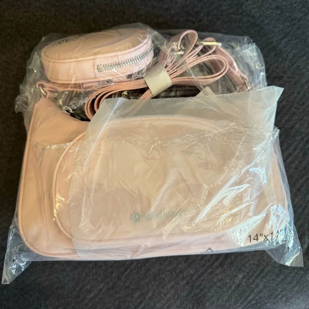 Lululemon Pink Crossbody Bag with Nano Pouch 2L - Picture 2 of 10